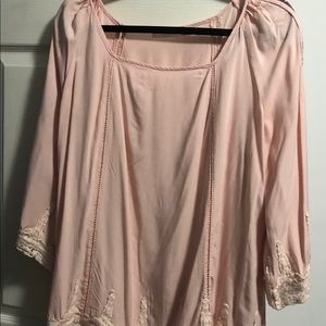 3/4 sleeves, like new blouse